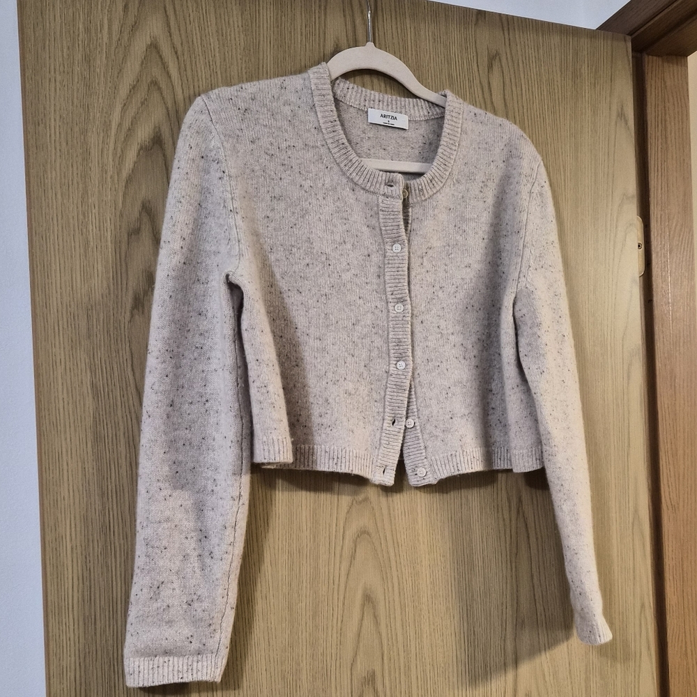 Aritzia Cropped Cardigan Sz S 100% CASHMERE